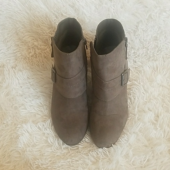 Ankle wedges or booties - Picture 2 of 4